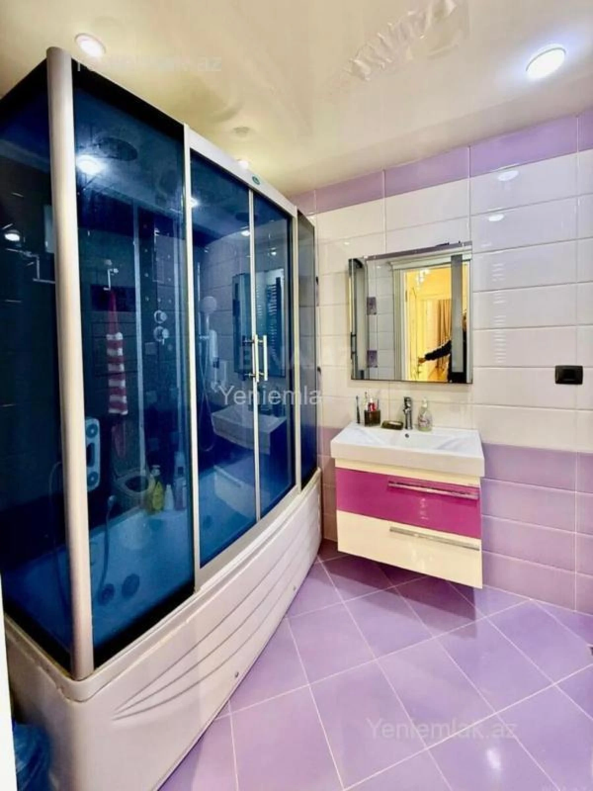 Satılır 3 otaqlı yeni tikili 150 m²