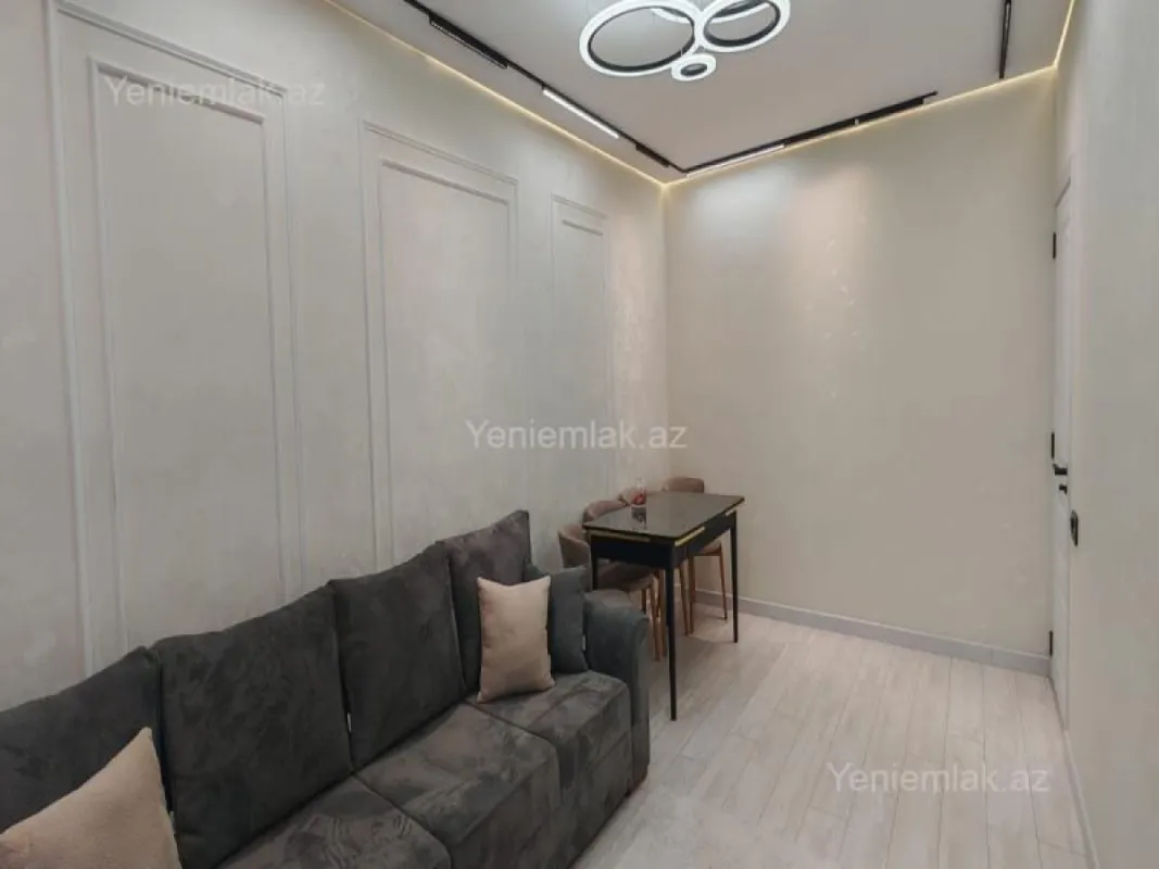 Satılır 2 otaqlı köhnə tikili 60 m²