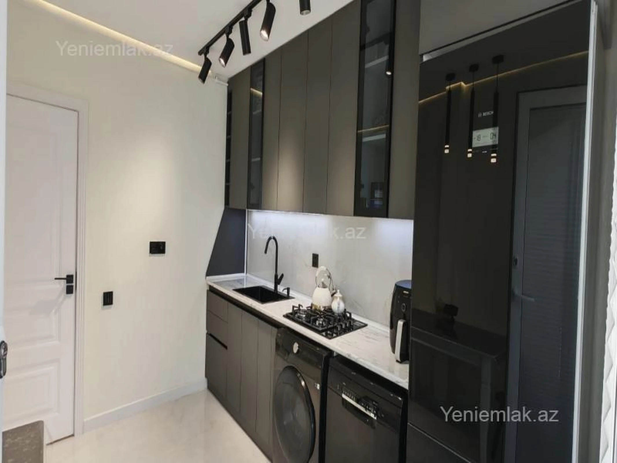 Satılır 2 otaqlı köhnə tikili 60 m²
