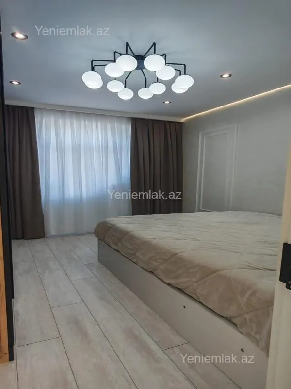 Satılır 2 otaqlı köhnə tikili 60 m²