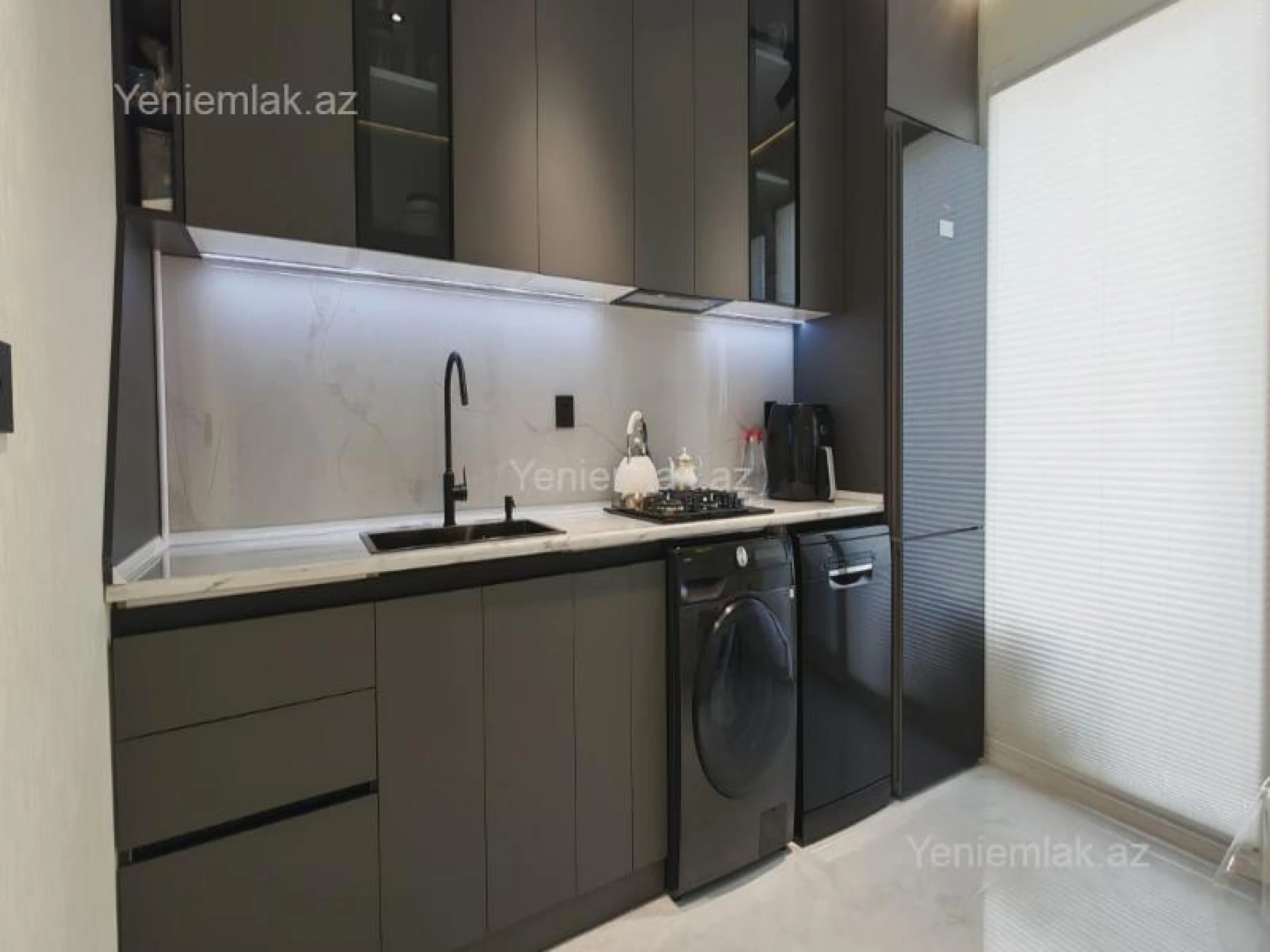 Satılır 2 otaqlı köhnə tikili 60 m²