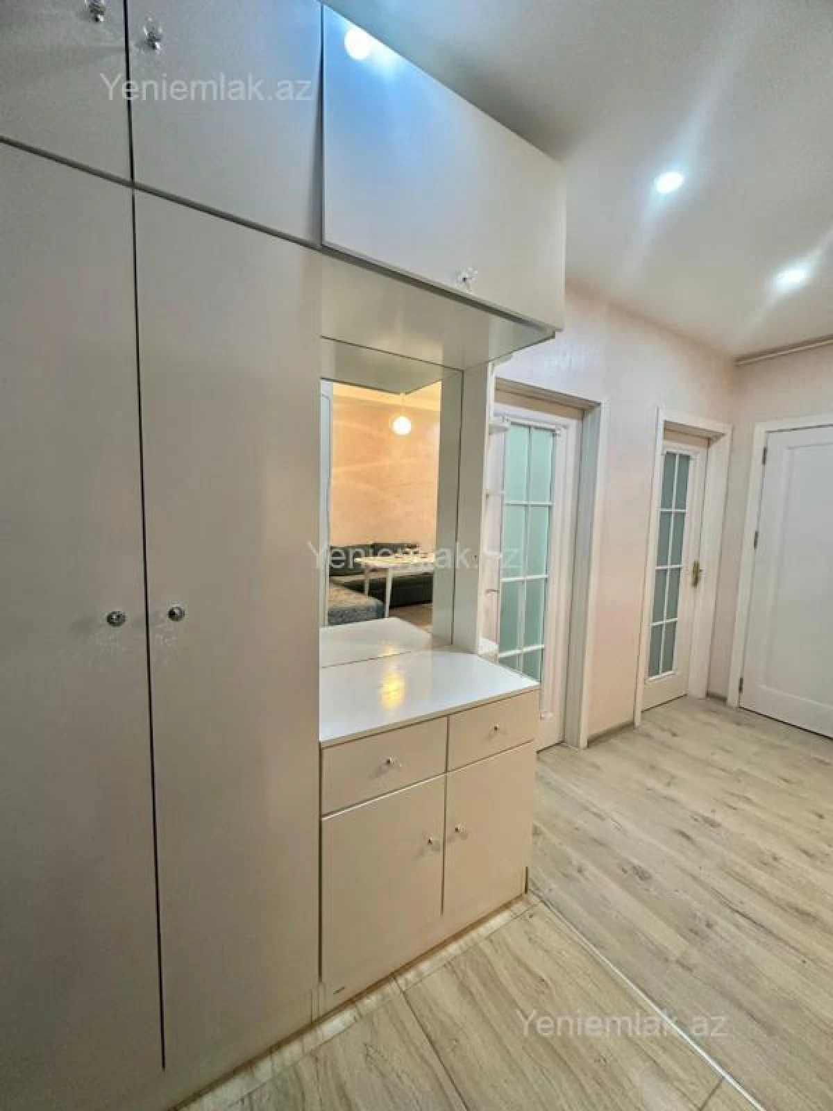 Satılır 2 otaqlı yeni tikili 65 m²