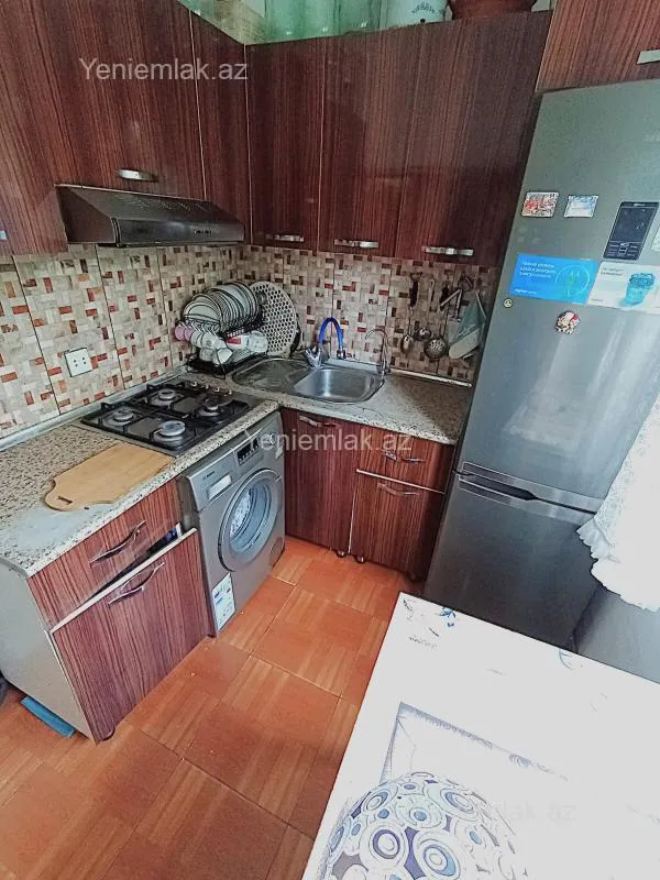 Satılır 3 otaqlı köhnə tikili 75 m²