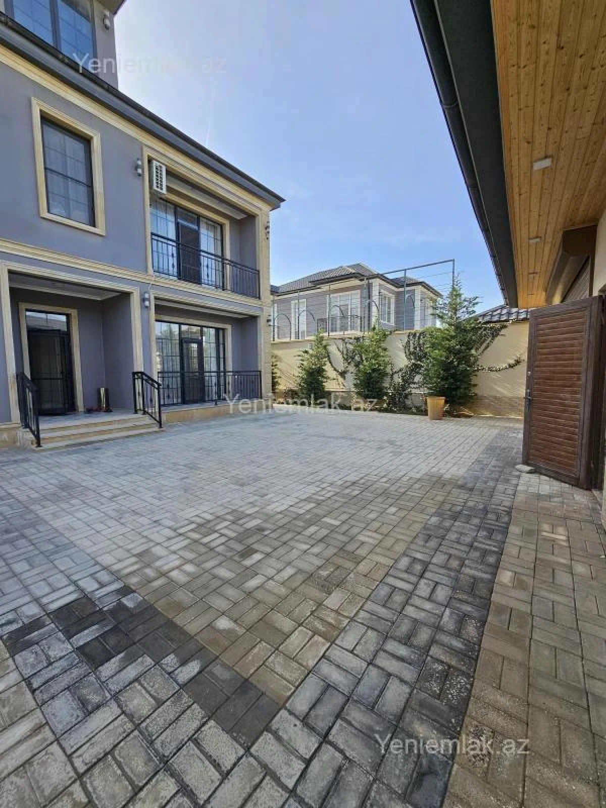 Satılır 7 otaqlı həyət evi 220 m²