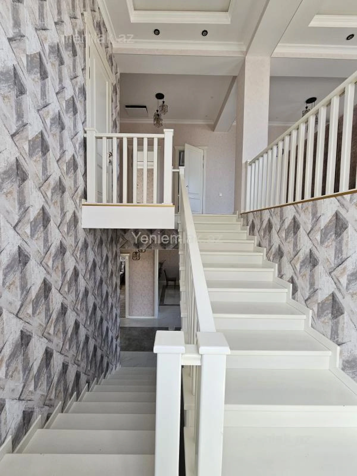 Satılır 7 otaqlı həyət evi 220 m²