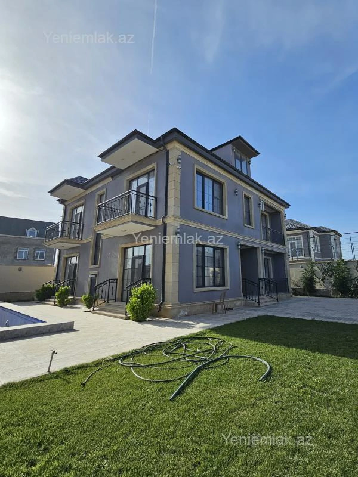 Satılır 7 otaqlı həyət evi 220 m²