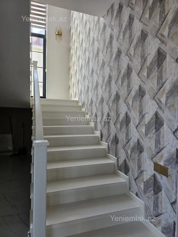 Satılır 7 otaqlı həyət evi 220 m²