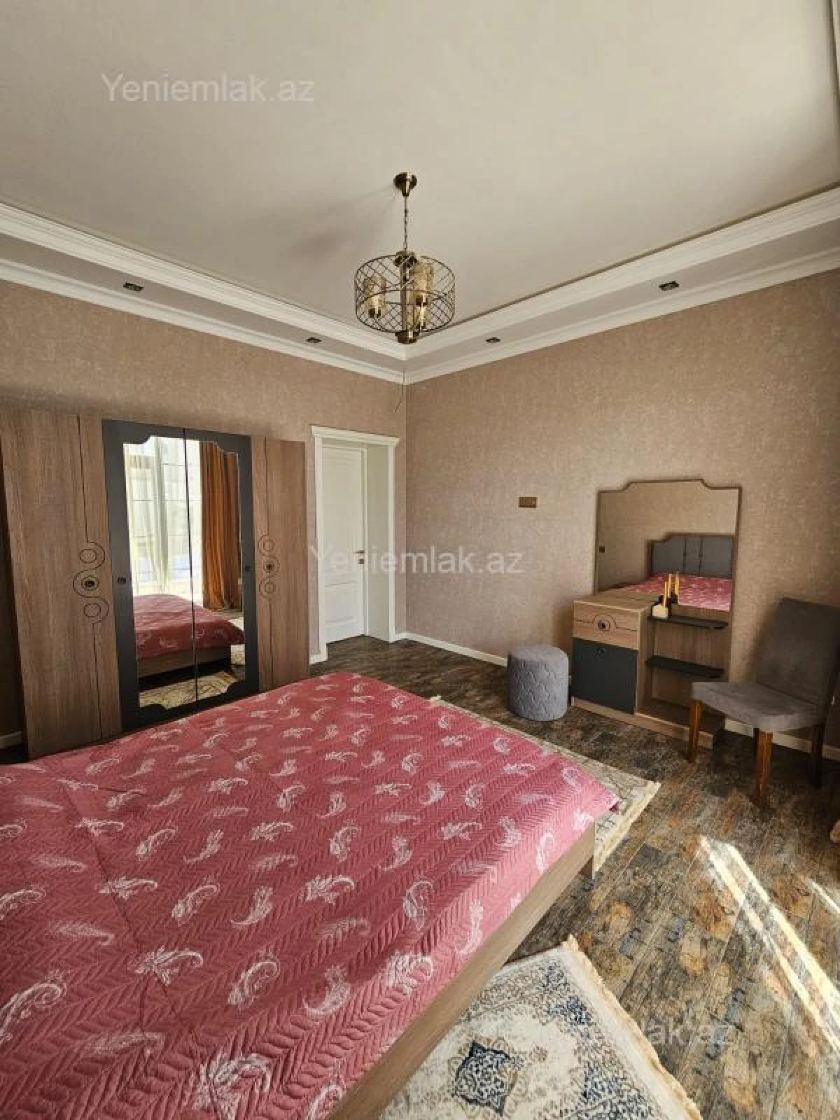 Satılır 7 otaqlı həyət evi 220 m²