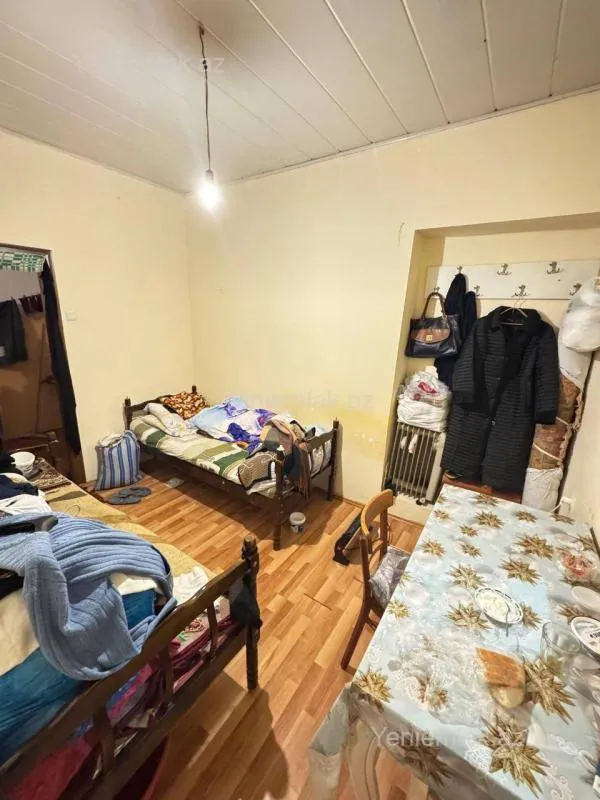 Satılır 3 otaqlı köhnə tikili 30 m²