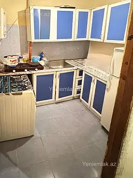 Satılır 3 otaqlı köhnə tikili 30 m²