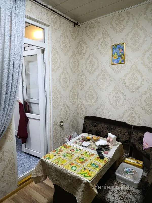 Satılır 1 otaqlı köhnə tikili 28 m²