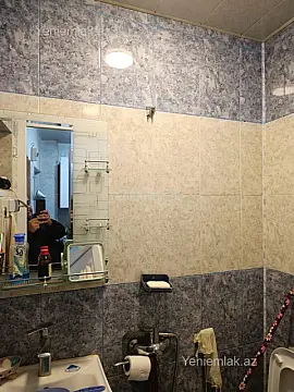 Satılır 1 otaqlı köhnə tikili 28 m²