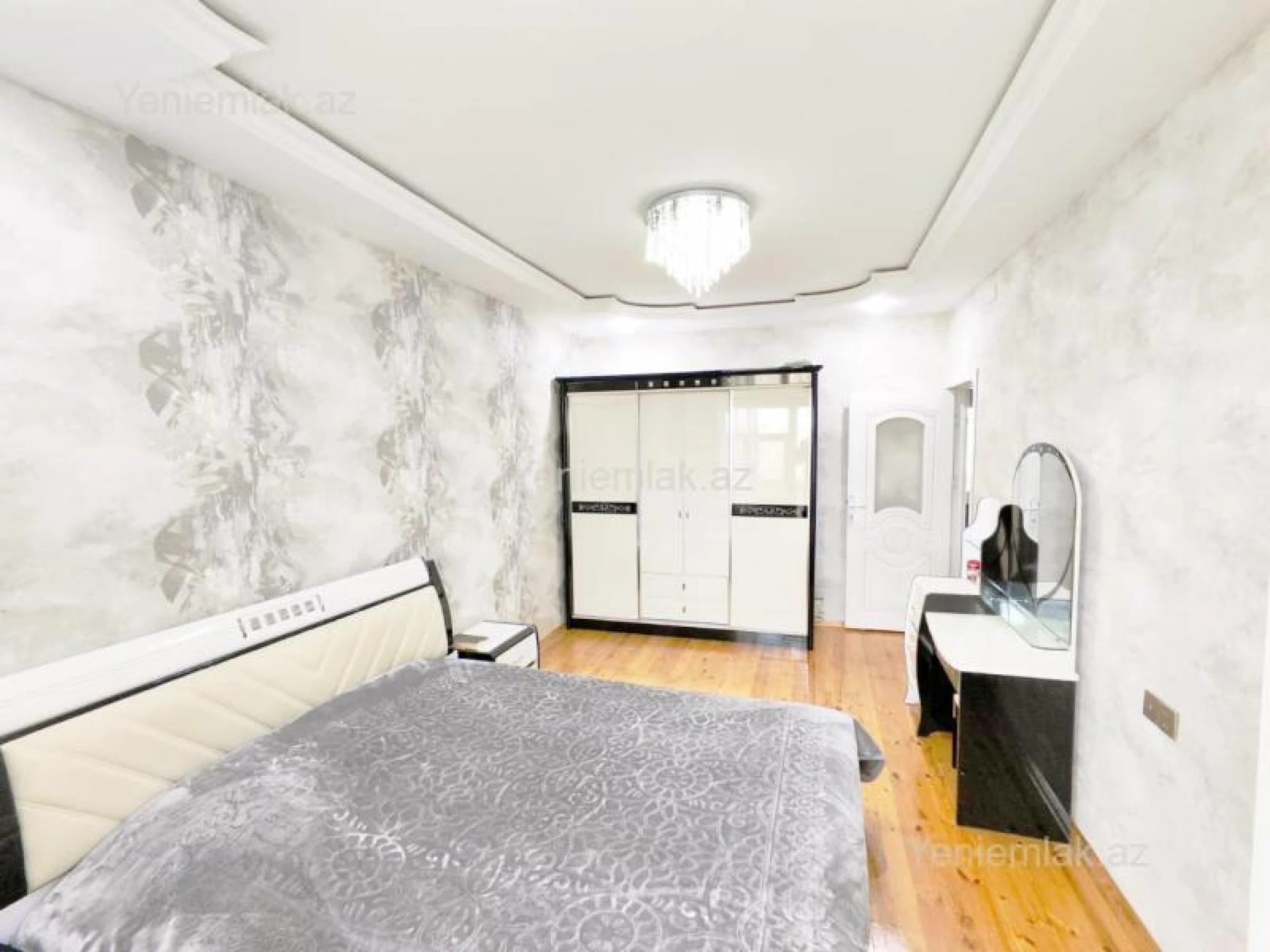 Satılır 3 otaqlı yeni tikili 80 m²