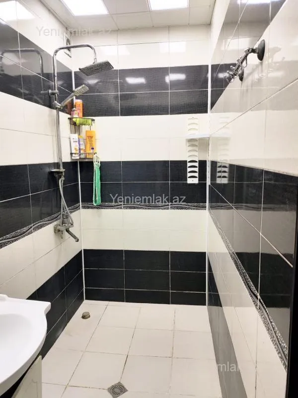 Satılır 3 otaqlı yeni tikili 80 m²