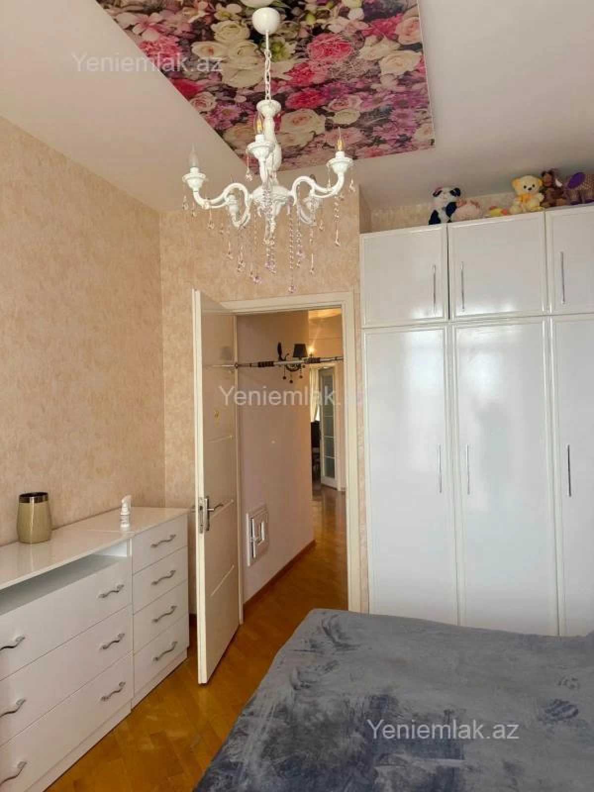 Satılır 3 otaqlı yeni tikili 90 m²