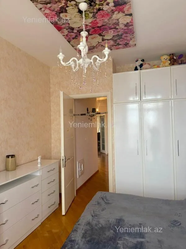 Satılır 3 otaqlı yeni tikili 90 m²