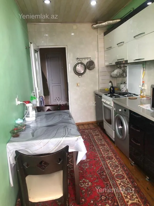 Satılır 2 otaqlı köhnə tikili 62 m²