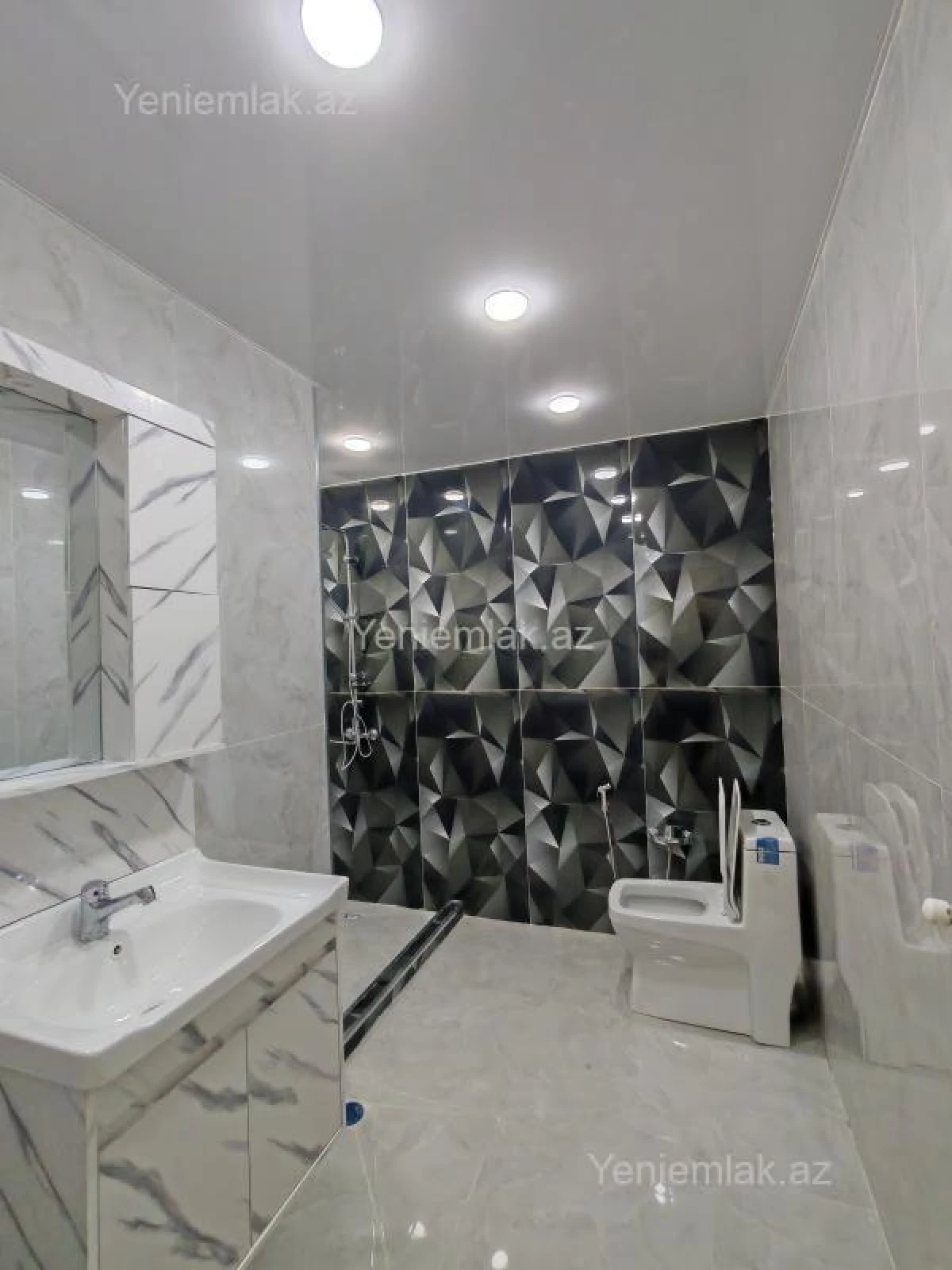 Satılır 3 otaqlı yeni tikili 80 m²