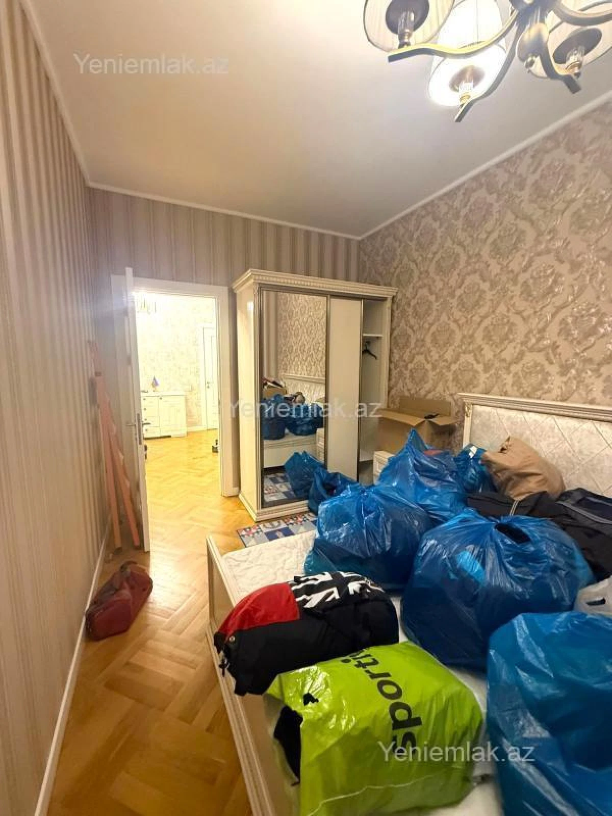 Satılır 3 otaqlı yeni tikili 135 m²