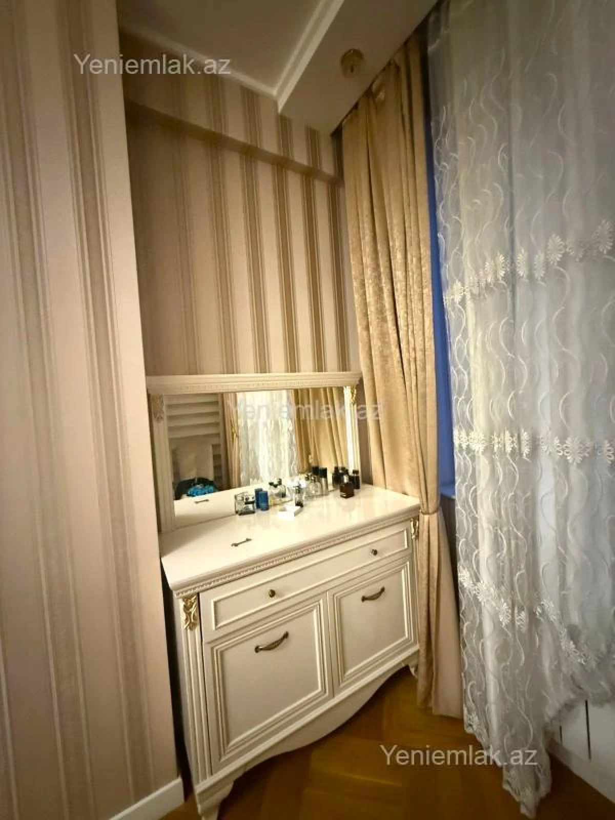 Satılır 3 otaqlı yeni tikili 135 m²