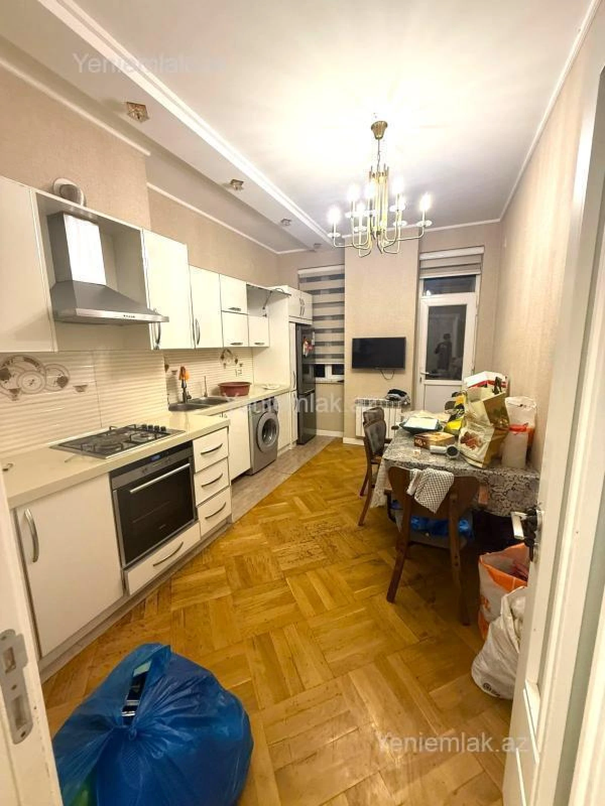 Satılır 3 otaqlı yeni tikili 135 m²