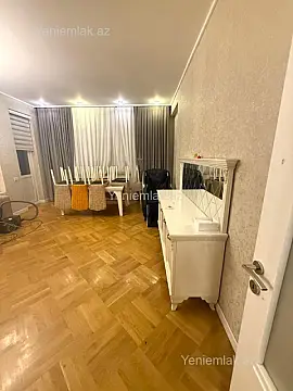 Satılır 3 otaqlı yeni tikili 135 m²