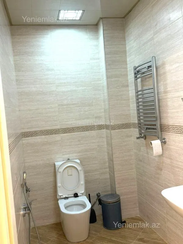 Satılır 3 otaqlı yeni tikili 135 m²