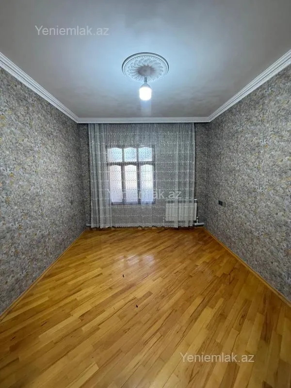 Satılır 2 otaqlı köhnə tikili 65 m²