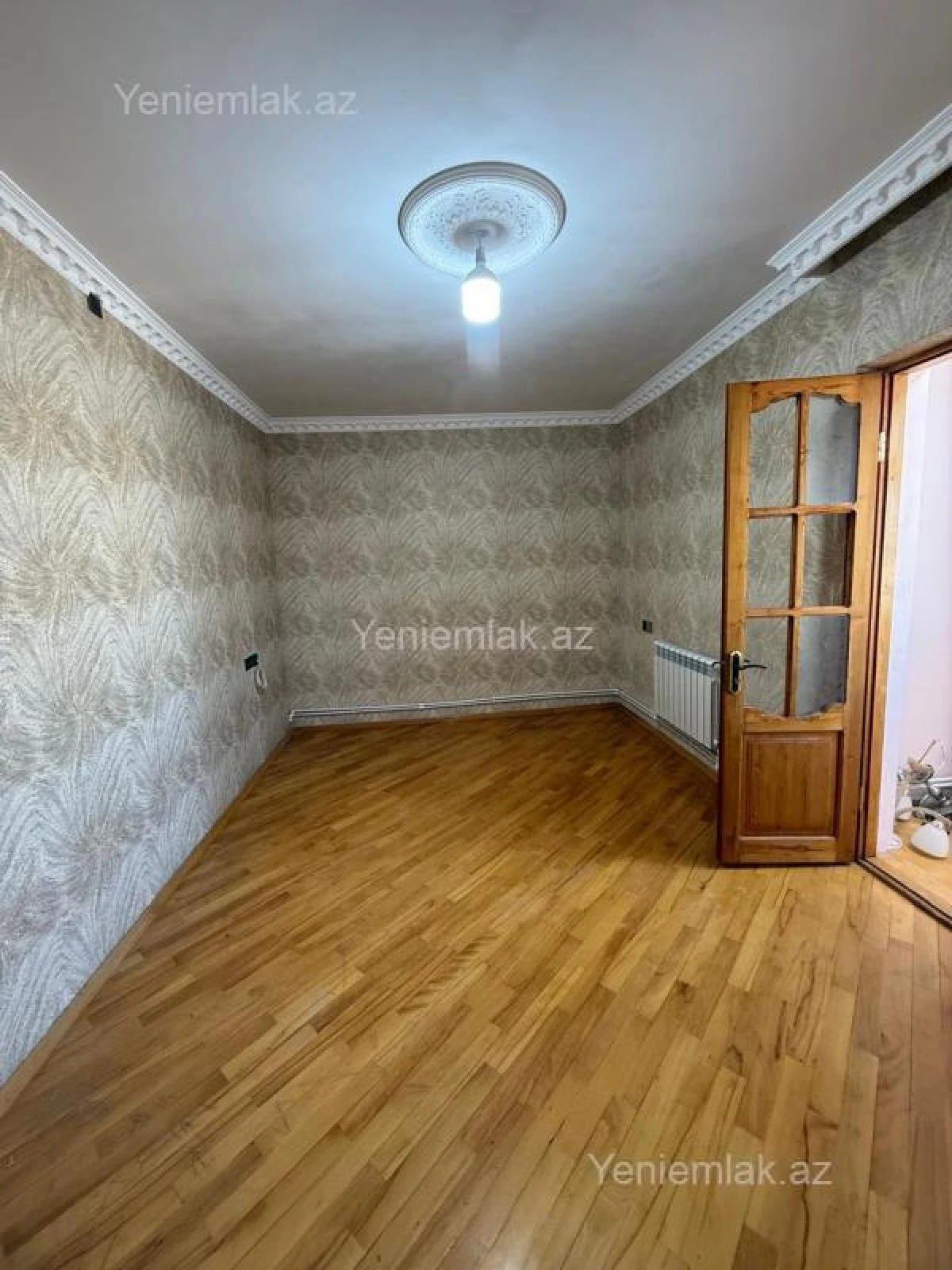 Satılır 2 otaqlı köhnə tikili 65 m²