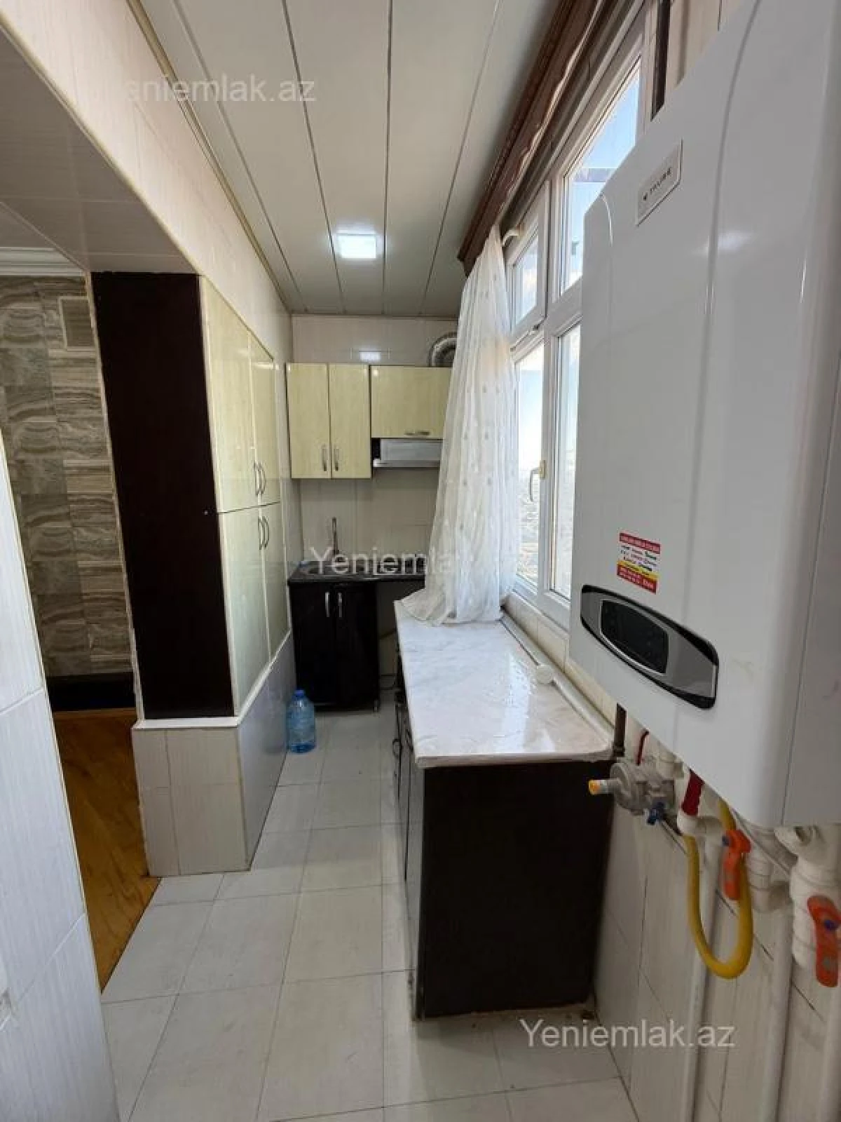 Satılır 2 otaqlı köhnə tikili 65 m²