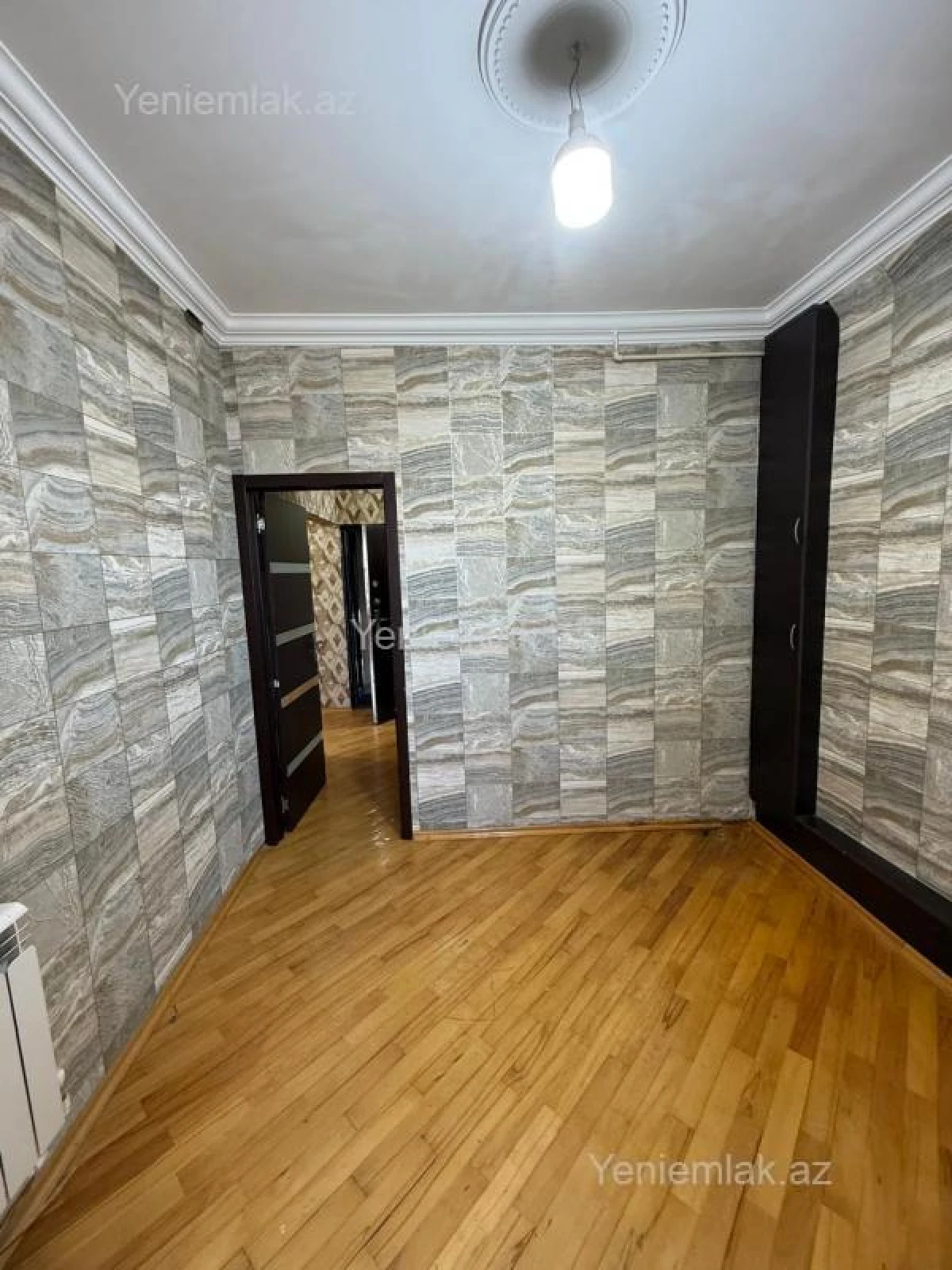 Satılır 2 otaqlı köhnə tikili 65 m²