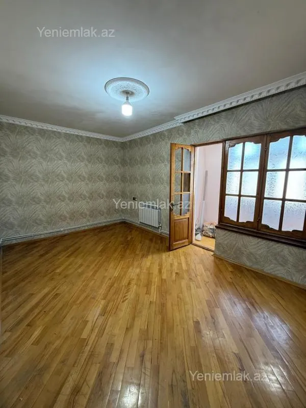 Satılır 2 otaqlı köhnə tikili 65 m²