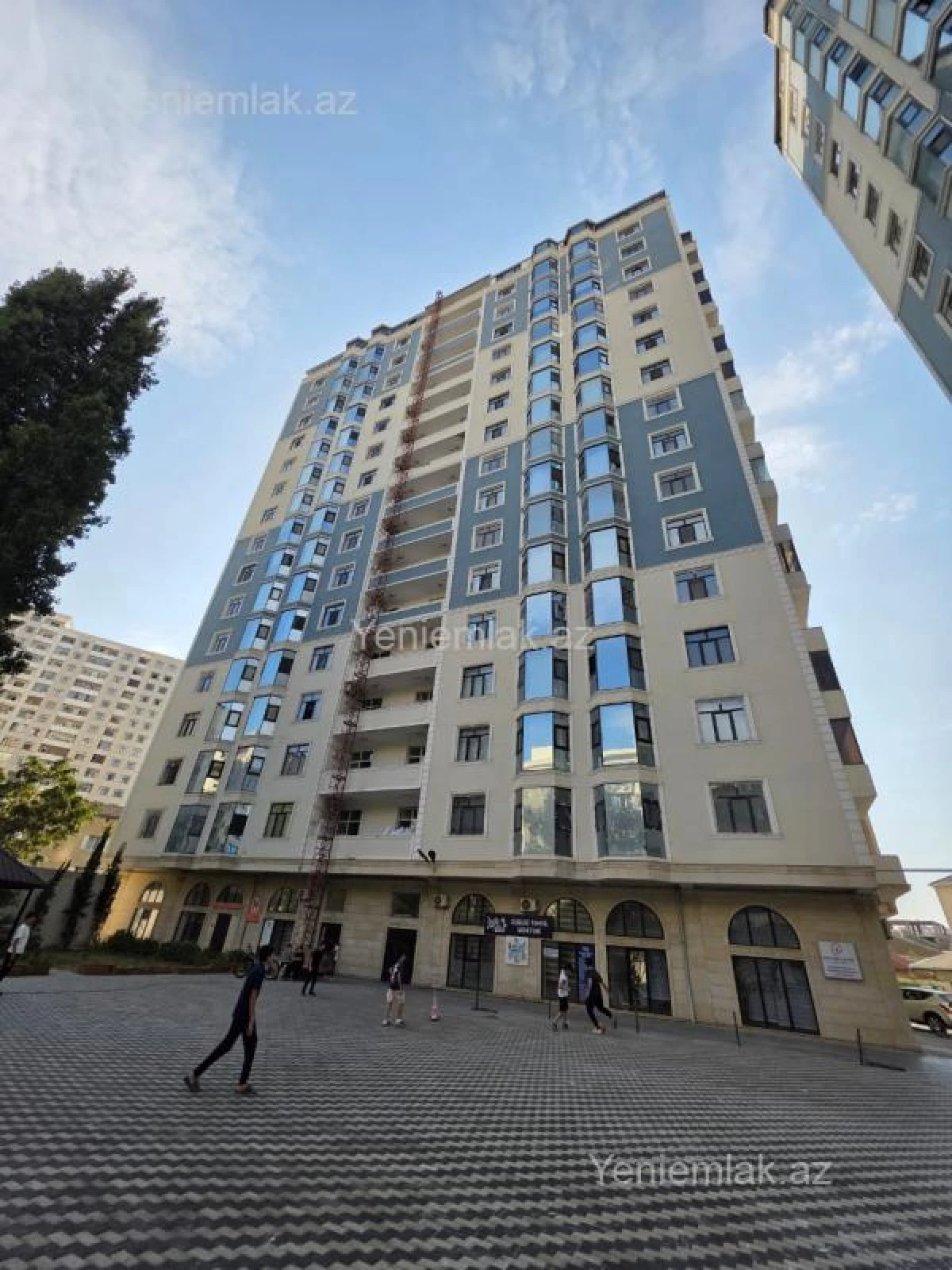 Satılır 3 otaqlı yeni tikili 130 m²