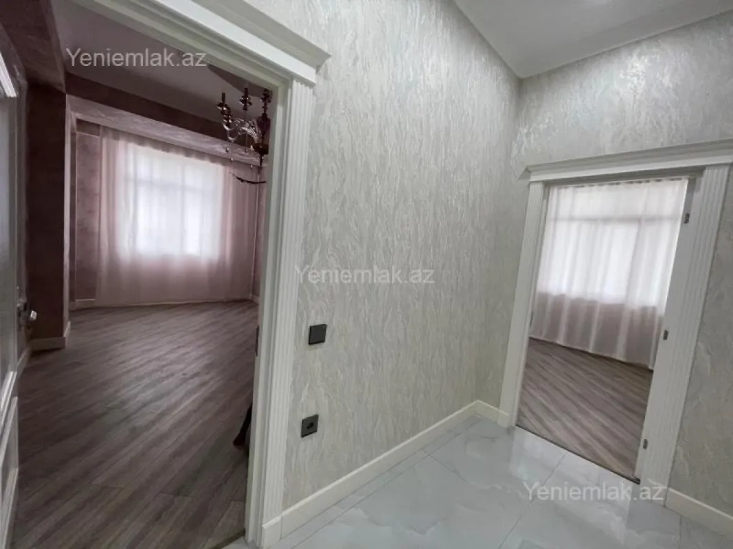 Satılır 3 otaqlı yeni tikili 130 m²