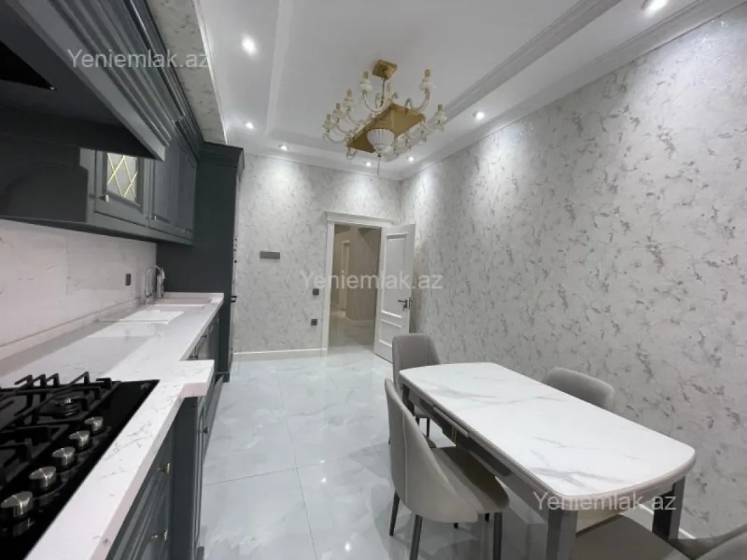 Satılır 3 otaqlı yeni tikili 130 m²
