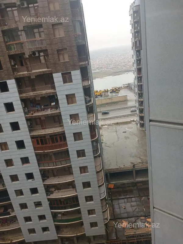 Satılır 2 otaqlı yeni tikili 85 m²