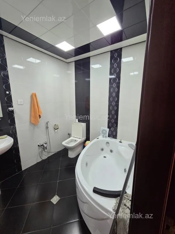 Satılır 3 otaqlı yeni tikili 155 m²
