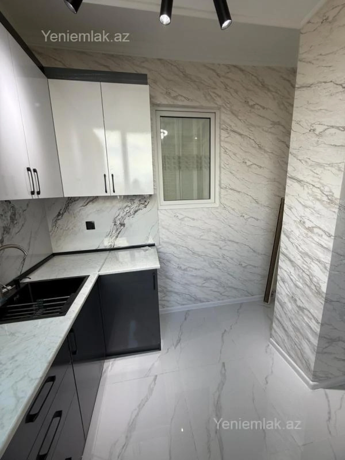 Satılır 3 otaqlı yeni tikili 76 m²