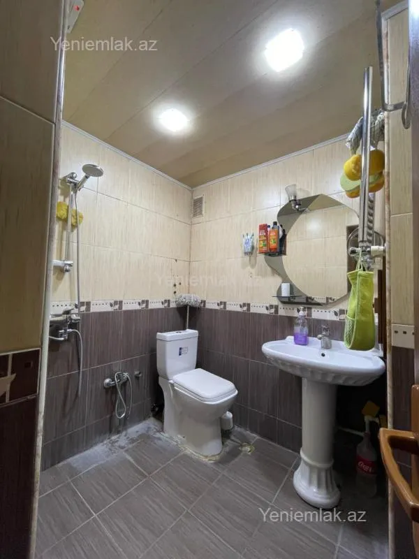 Satılır 4 otaqlı köhnə tikili 120 m²