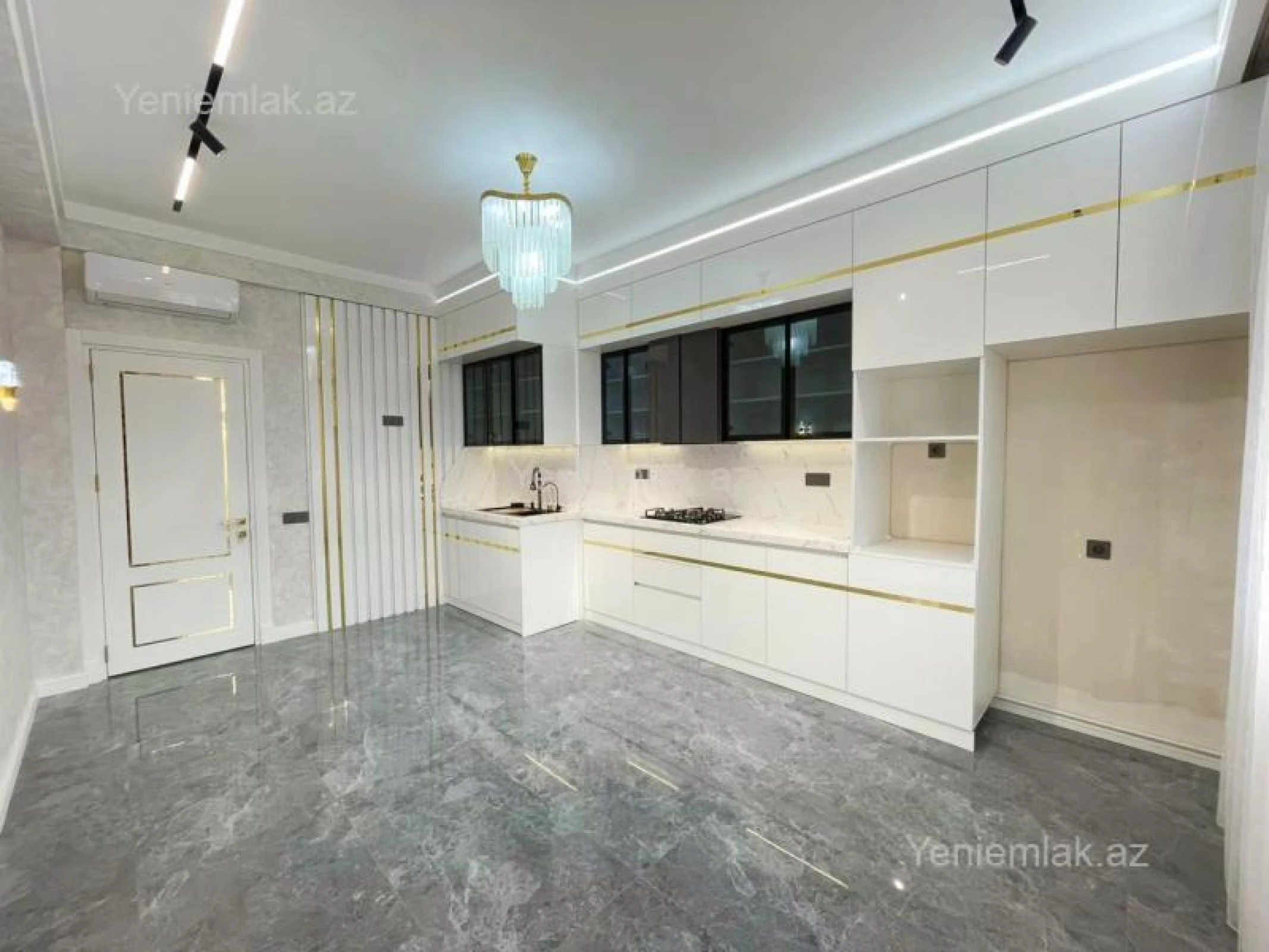 Satılır 4 otaqlı yeni tikili 175 m²