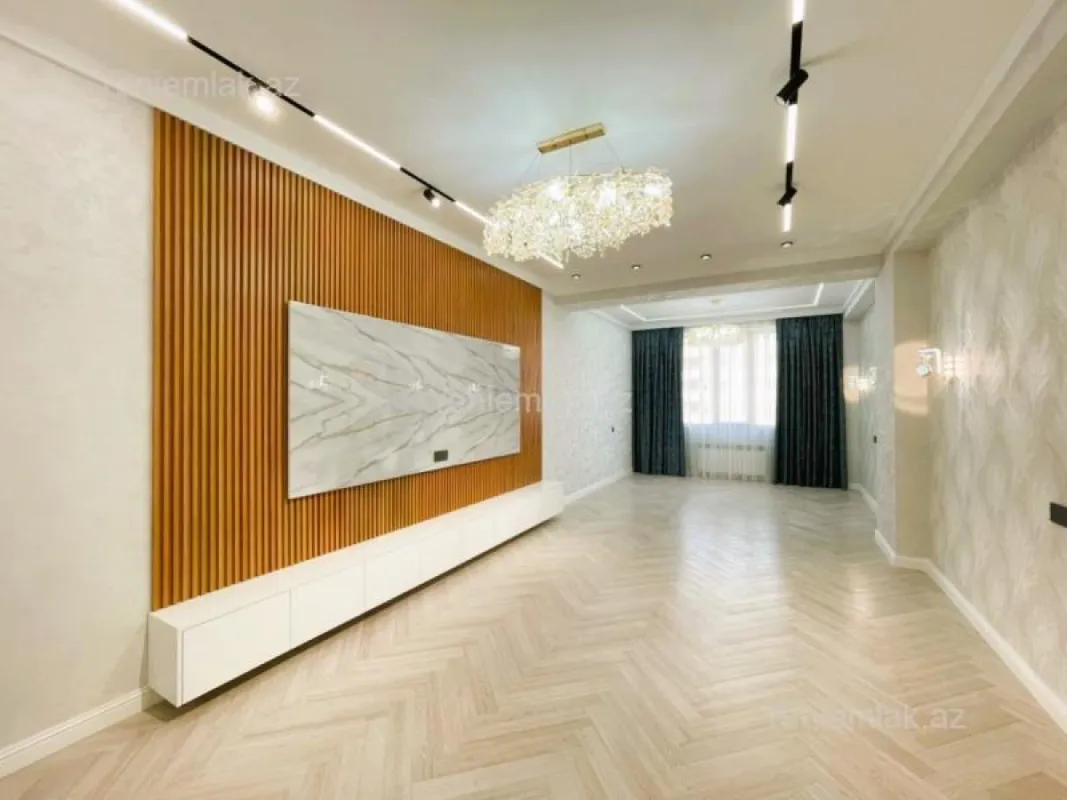 Satılır 4 otaqlı yeni tikili 175 m²