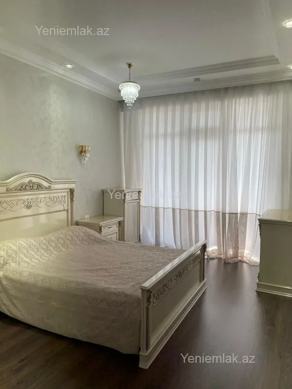 Satılır 2 otaqlı yeni tikili 110 m²