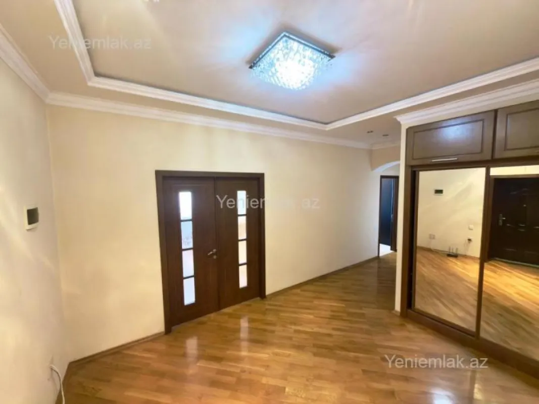 Satılır 3 otaqlı yeni tikili 135 m²