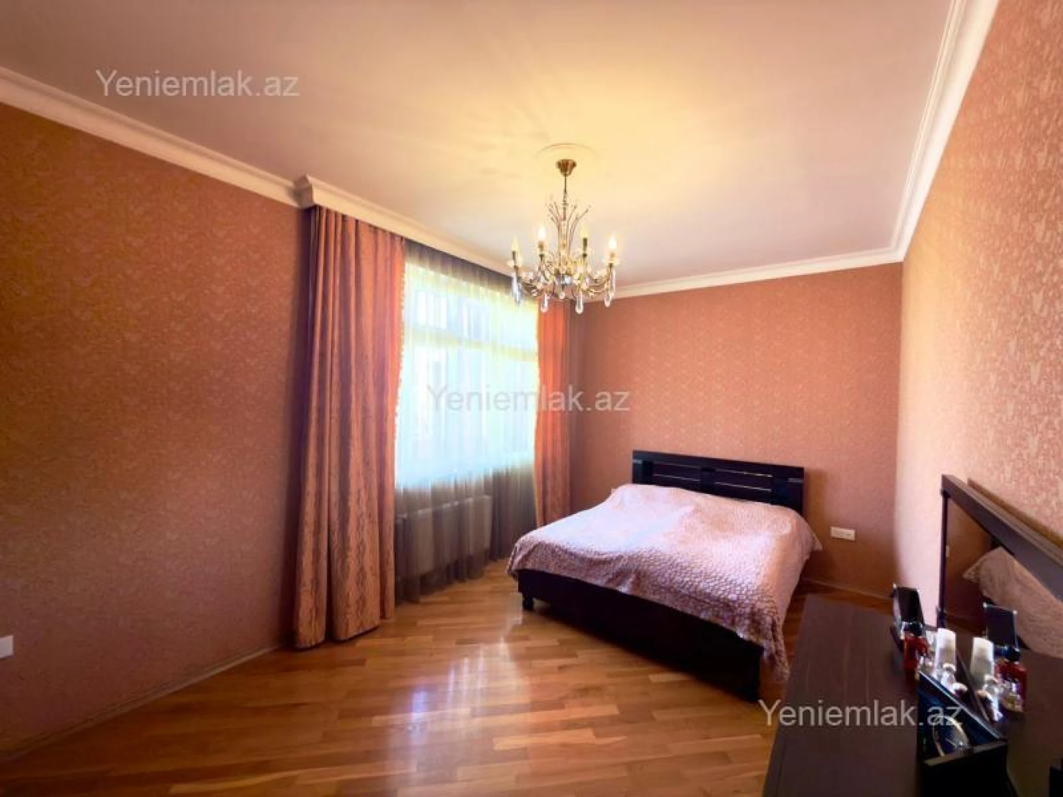 Satılır 3 otaqlı yeni tikili 135 m²