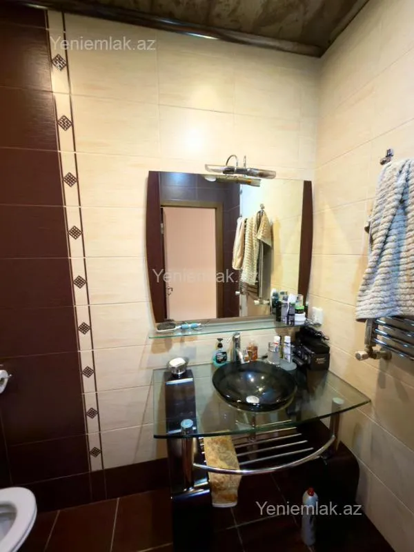 Satılır 3 otaqlı yeni tikili 135 m²