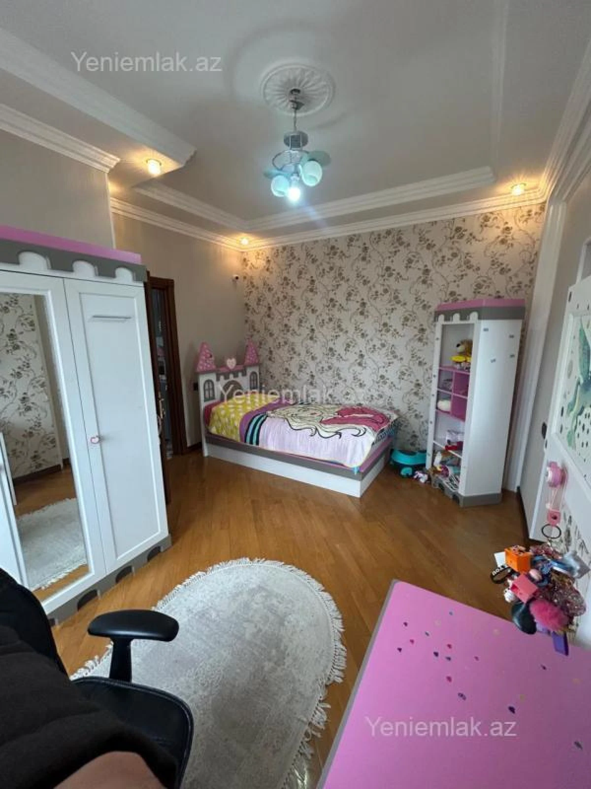 Satılır 3 otaqlı yeni tikili 125 m²