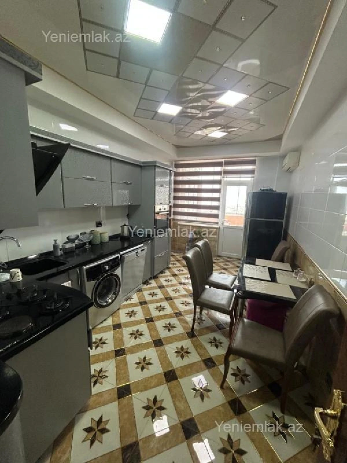 Satılır 3 otaqlı yeni tikili 125 m²