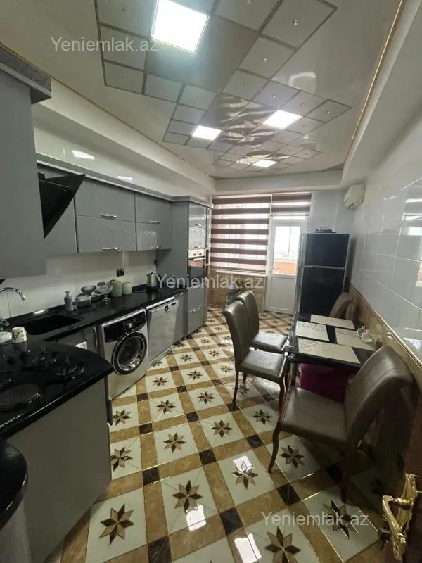 Satılır 3 otaqlı yeni tikili 125 m²