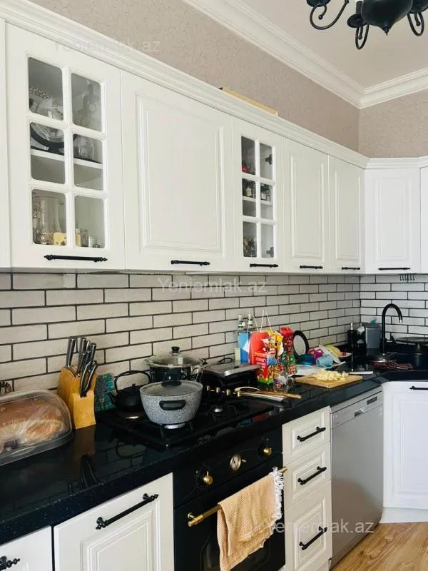 Satılır 4 otaqlı yeni tikili 160 m²