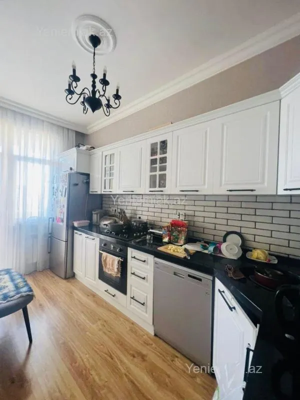 Satılır 4 otaqlı yeni tikili 160 m²